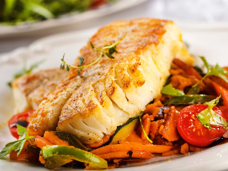 Pescado al horno con verduras: ligereza y equilibrio de sabores